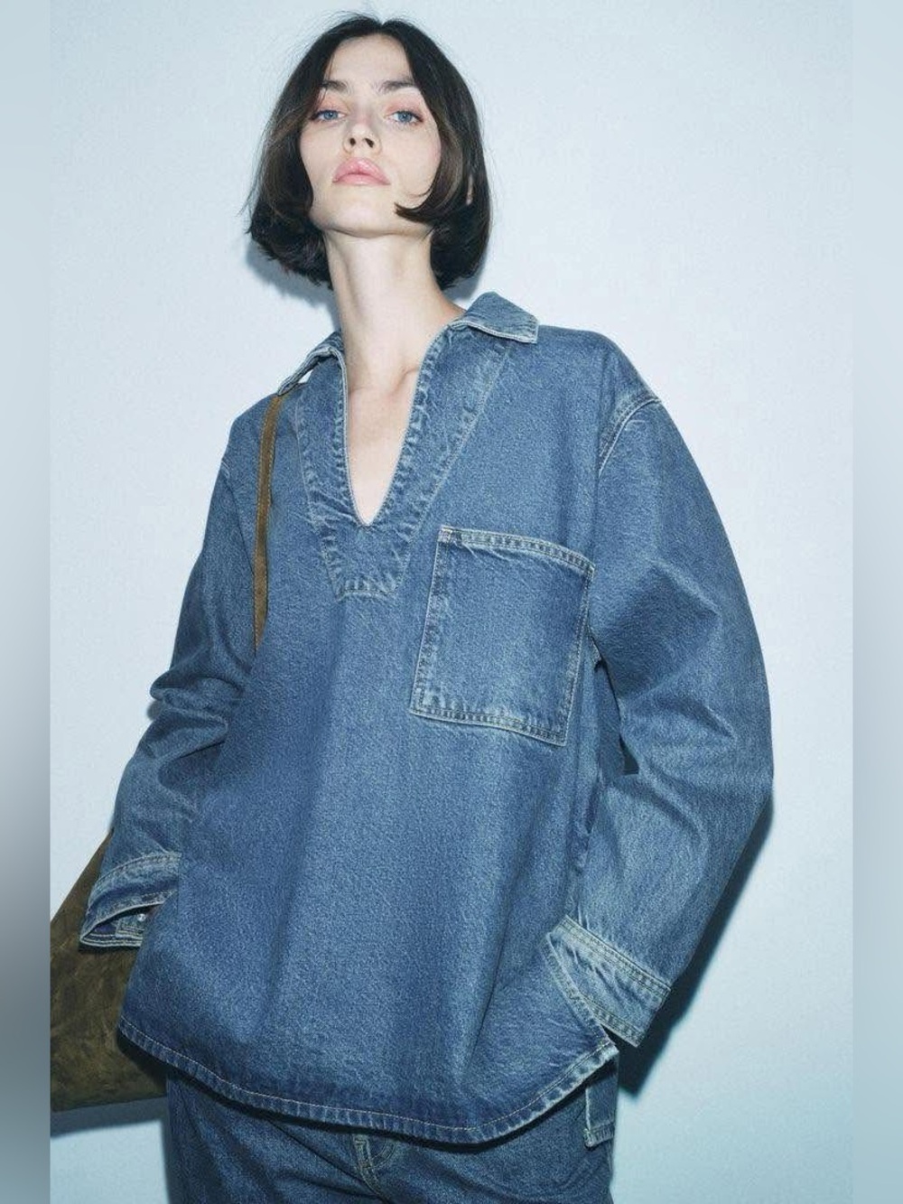 ZARA - V-neck Denim Long Sleeve Popover top. Chest patch pocket. Medium P2P 22"